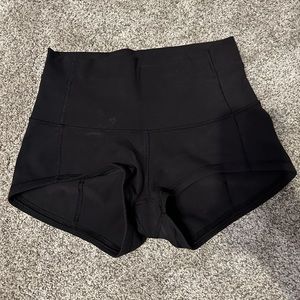 Size 6 wunder under 2in shorts